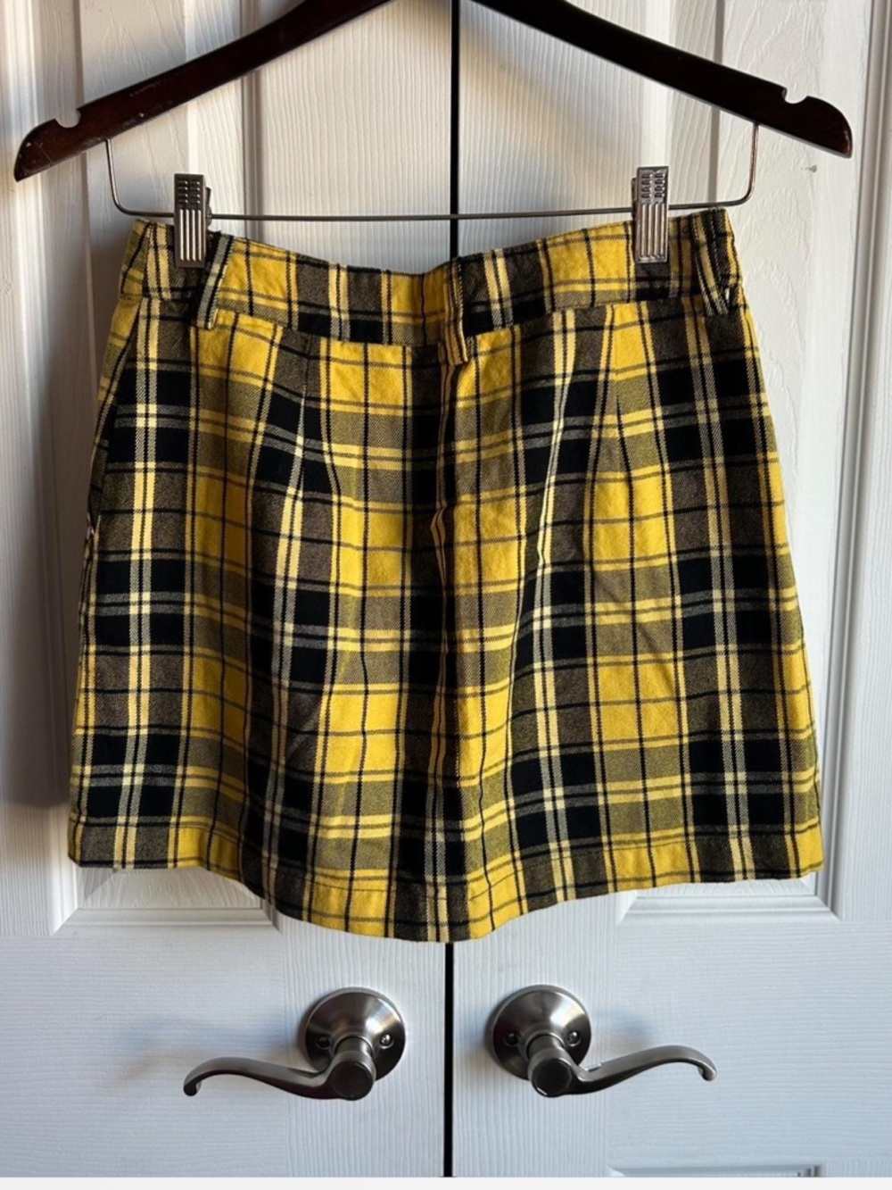 yellow & black plaid mini skirt w/ zipper down front Has pockets :) - Picture 5 of 5